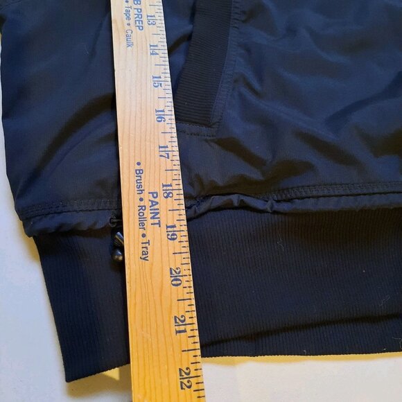 Lululemon Jacket Womens 10 Black Running Hoodie Cropped 1/2 Zip Reflective - Picture 11 of 11